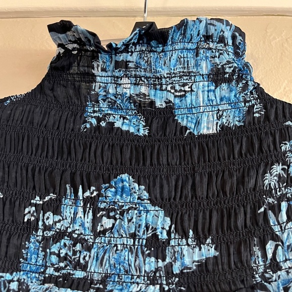 Ann Taylor Navy Blue Floral Toile Smocked Yoke Top Blouse Shirt in Night… - Picture 6 of 7